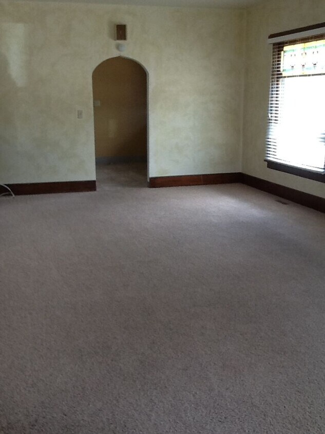 Primary Photo - 3 Bed 1 Bath