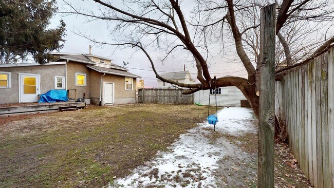 Foto del edificio - Walk to Restaurants and Shopping