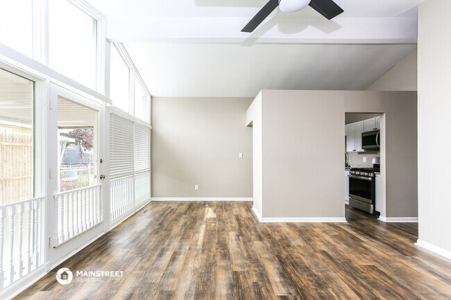 Foto del edificio - 3230 Vanderberg Ave