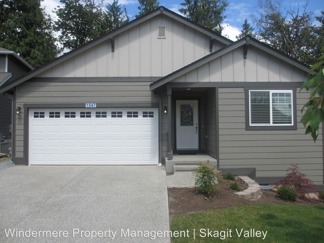 1547 E Gateway Heights Loop, SedroWoolley, WA 98284 House Rental in