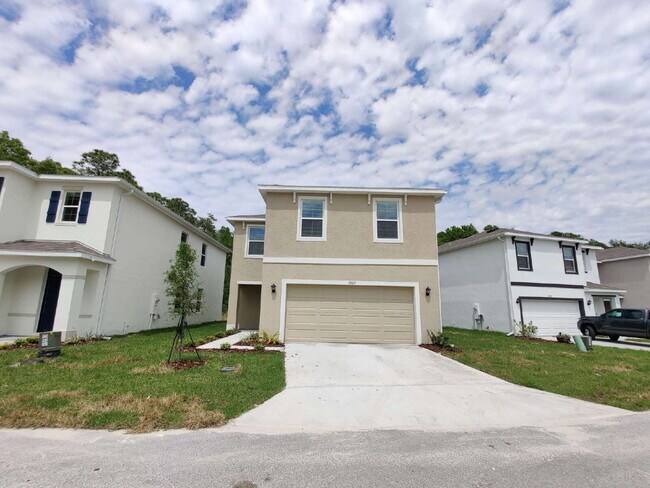 Foto del edificio - 7527 Cypress Walk Dr