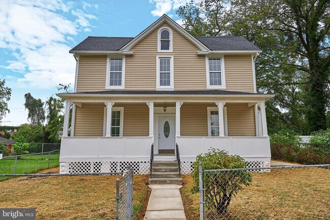 Building Photo - 5512 Hilltop Ave