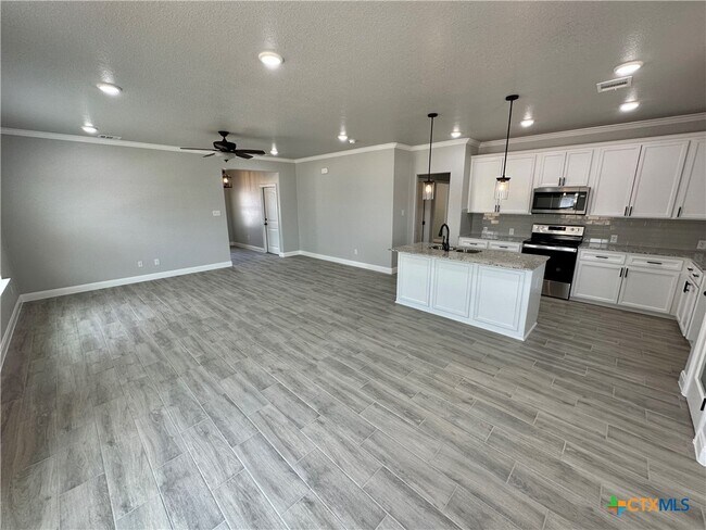 Foto del edificio - 1527 Sideoats Ln