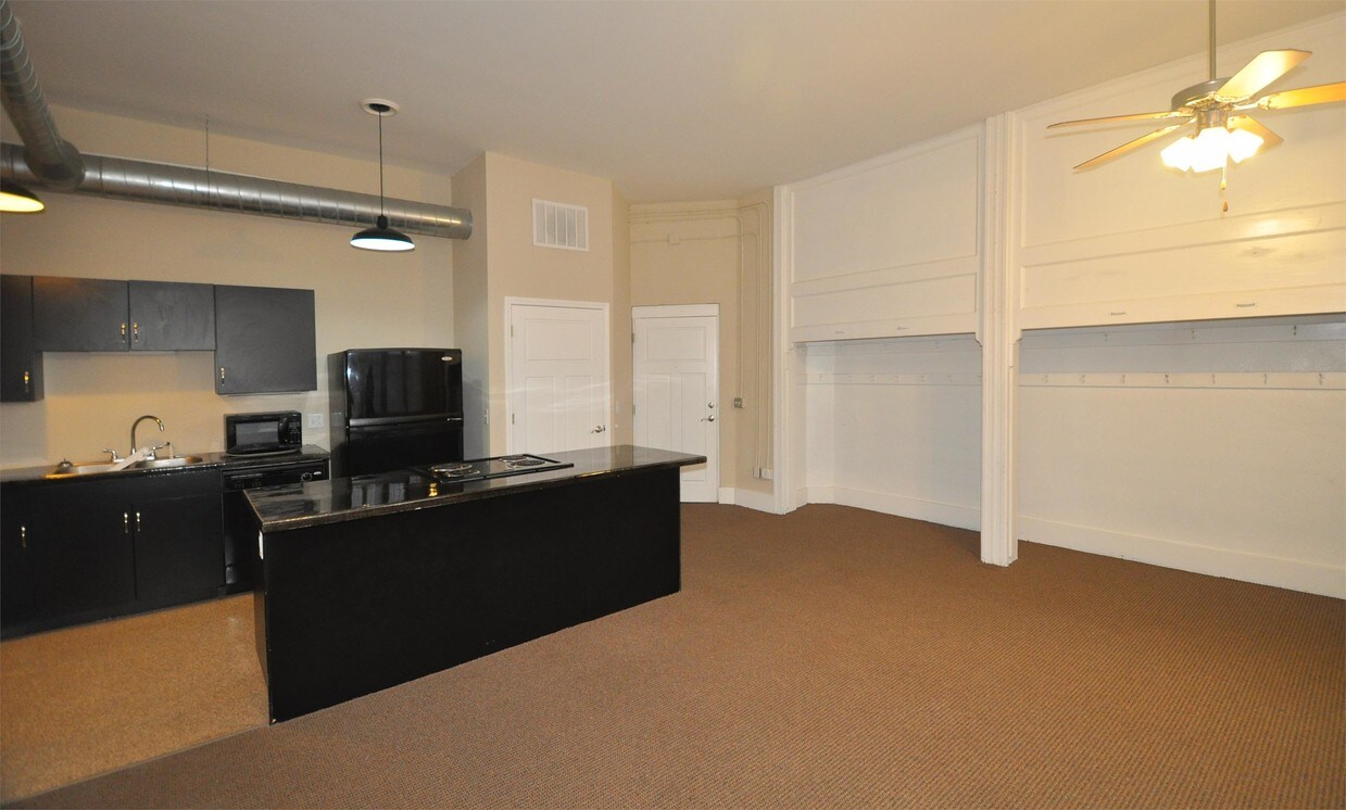 Foto principal - 620 Broadway Ave
