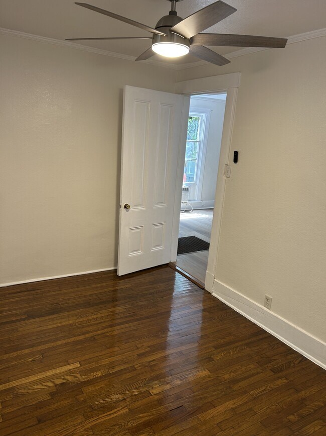 Foto del edificio - 586 Woodland Dr