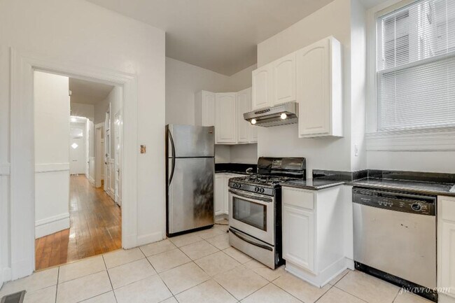 Building Photo - 3056 22nd St