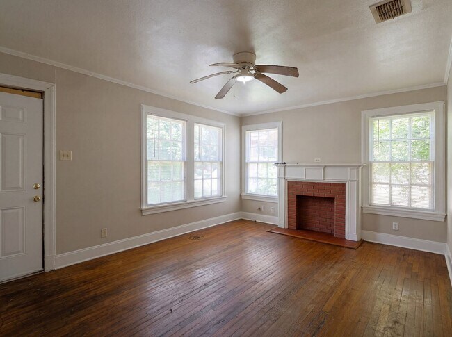 Foto del edificio - Shreveport - 3 Bed 1 Bath - Near LSU Med Ctr - Fresh Paint