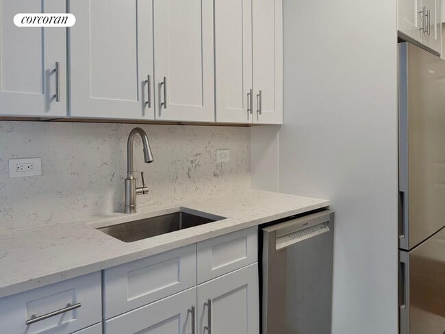 Foto del edificio - 210 E 68th St