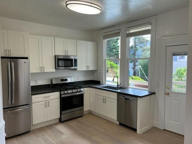 Building Photo - 2 bedroom in San Francisco CA 94114