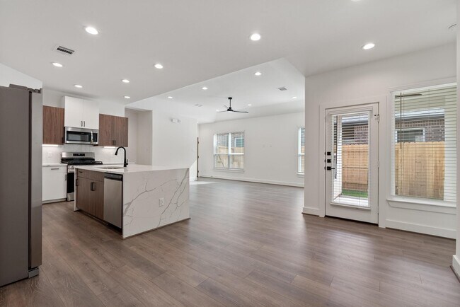 Foto del edificio - 2759 Sunny Briar Dr