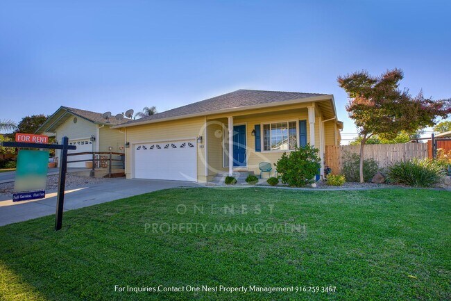 Building Photo - 3 bedroom, 2 bathrooms, 2 car garage