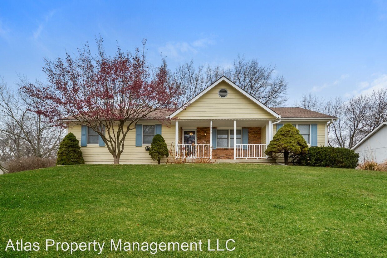 3 br, 3 bath House 8358 N Allenton Dr House Rental in Kansas City