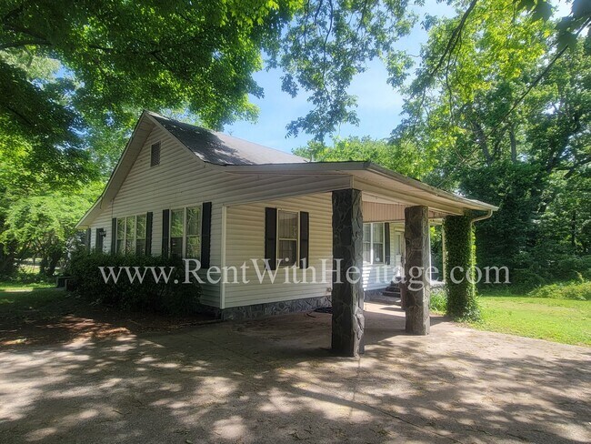 Foto del edificio - ENJOY THE PRESTIGE OF THIS CHARMING HOME I...