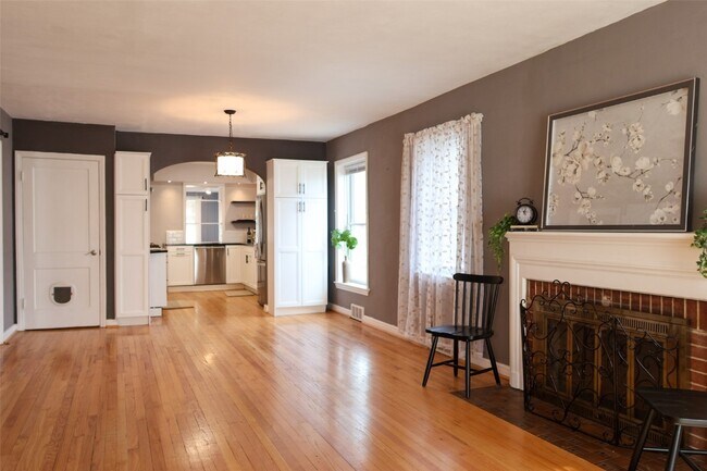 Foto del edificio - 8829 Bridgeport Ave