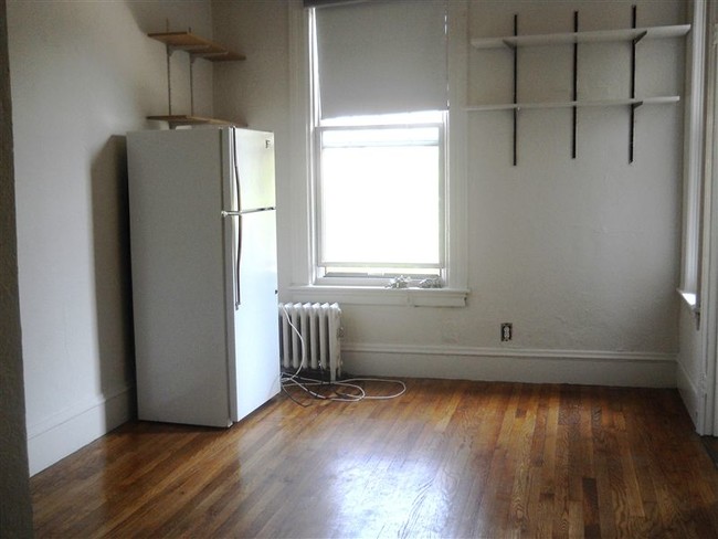 Building Photo - 257 Gano St