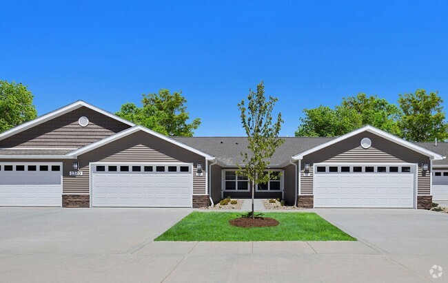 Apartments with Attached Garages - Redwood Batavia Tealtown Road