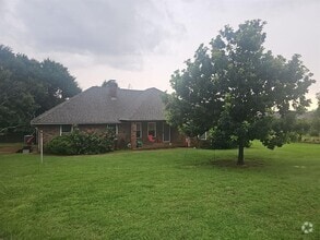 Building Photo - 2825 N Midwest Blvd