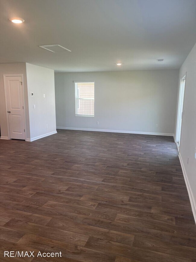 Building Photo - 4 br, 3 bath House - 216 Cold Creek Loop