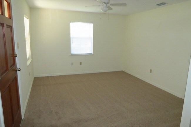 Foto del edificio - 123 Cardinal Dr