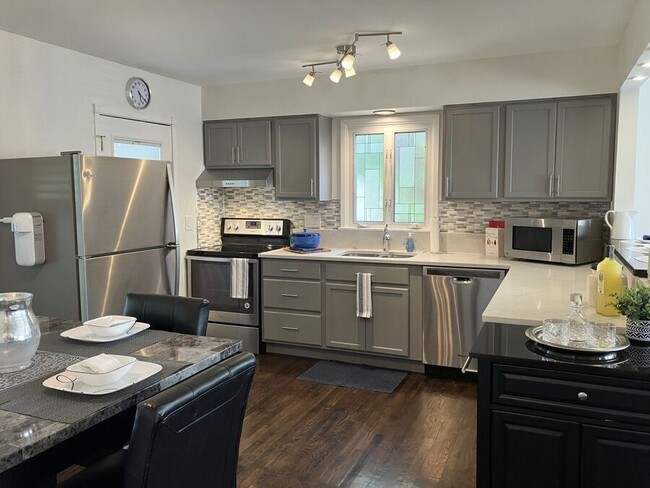 Foto del edificio - 3942 Hemphill Way