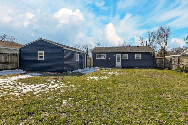 Foto del edificio - 7407 Saturn St