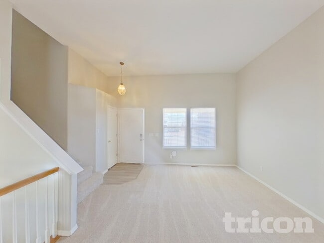 Building Photo - 6855 Fountain Vista Cir