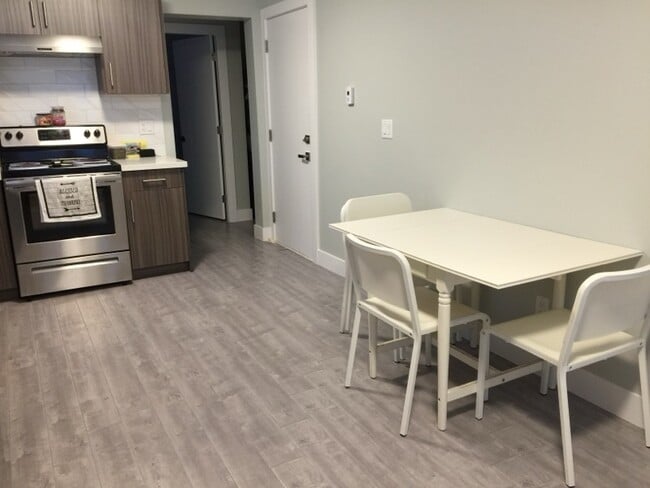 Building Photo - 12184-12210 210 St