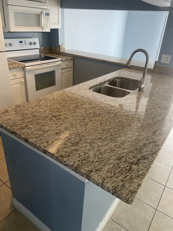 Foto principal - 914 Caribbean Dr