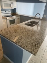 Building Photo - 914 Caribbean Dr Building Photo - 914 Caribbean Dr