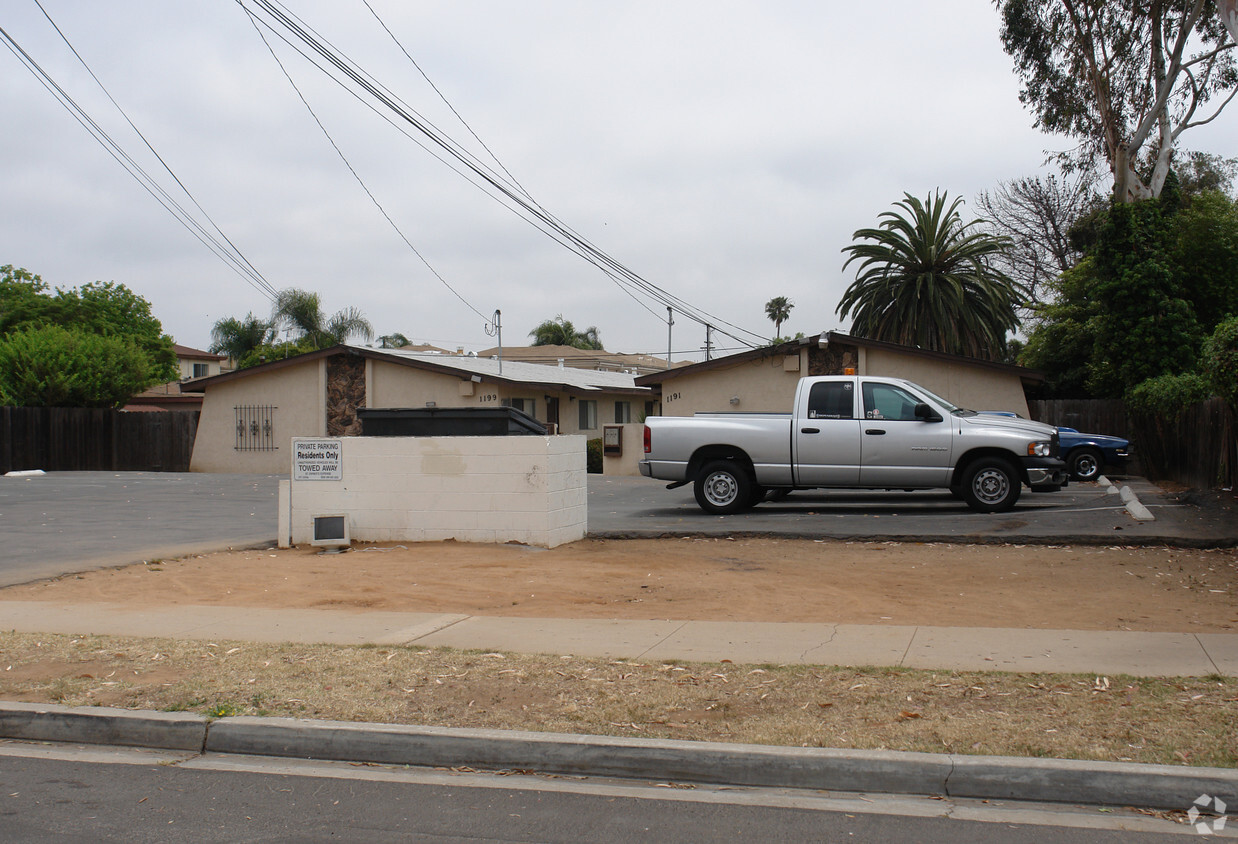 Foto del edificio - 1191-1199 Grove Ave