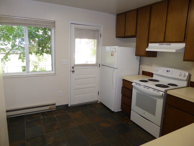Building Photo - 1701 Erin Ct