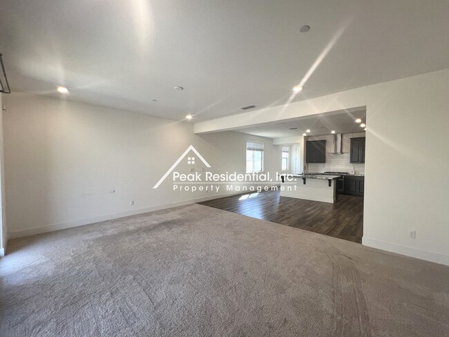 Building Photo - Updated 4bd/2ba Home with 2 Car Garage