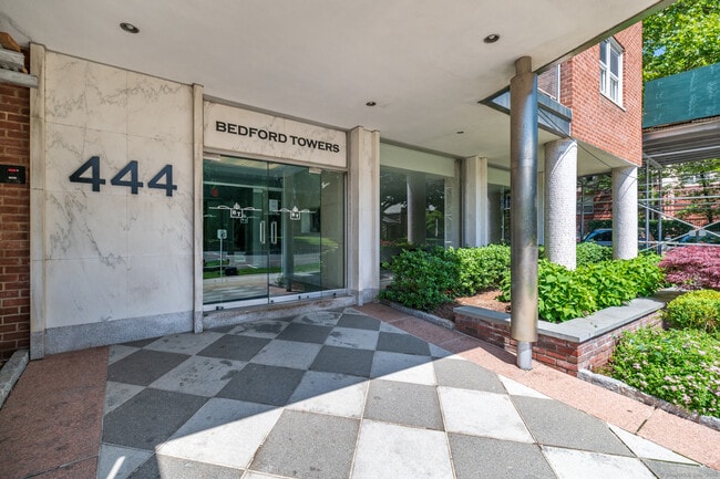 Building Photo - 444 Bedford St