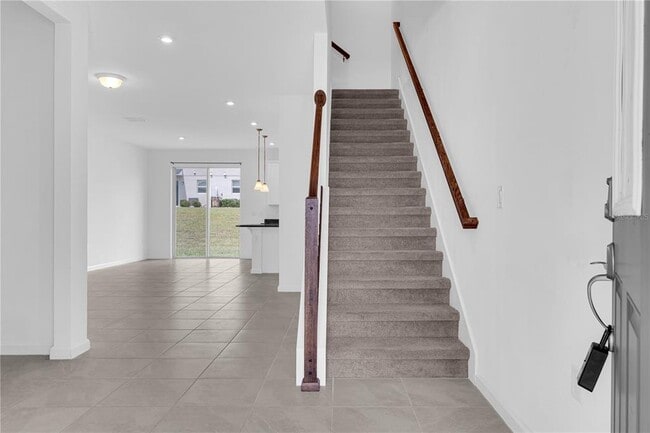 Foto del edificio - 1160 Lakeshore Breeze Pl