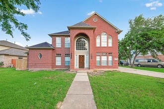 Building Photo - 14827 Mesa Vista Dr