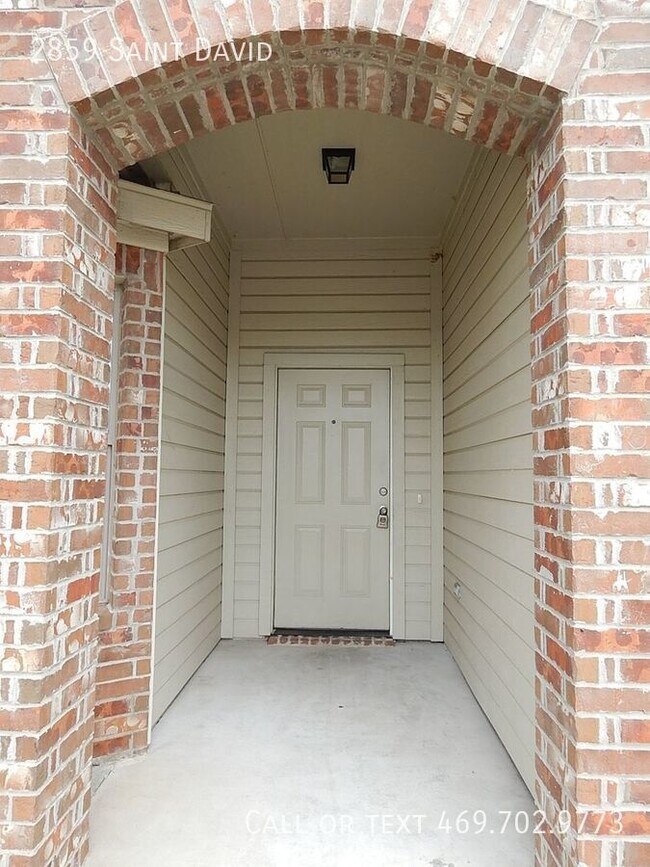 Building Photo - Great 5 Bedroom In Encino Hills-Minutes to...