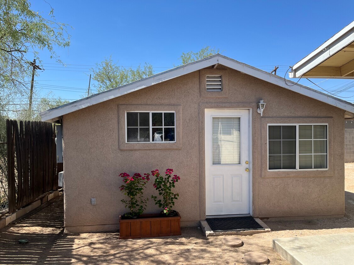 Foto principal - 810 E Adams St