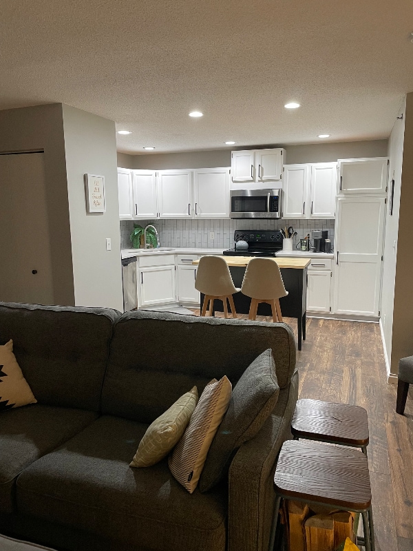 Building Photo - 2160 Ridge Dr