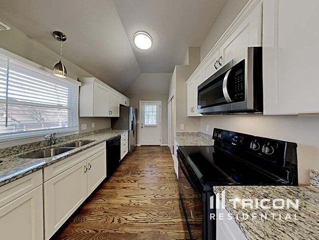 Building Photo - 2828 Blackwood Drive Nashville TN