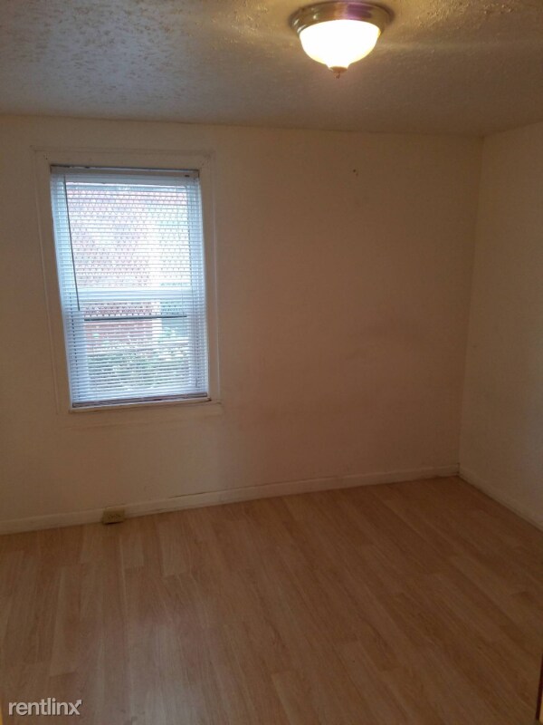 Foto del edificio - 3 br, 1 bath House - 3215 Clifton Ave