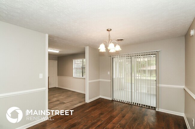 Foto del edificio - 155 Hunt Ridge Dr