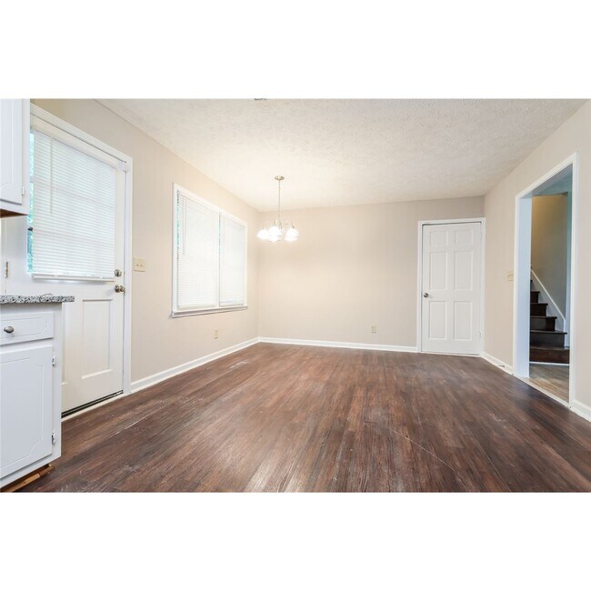 Building Photo - 4031 Wrexham Dr