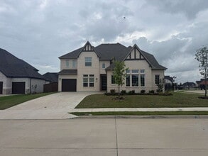 Building Photo - 1927 Pebble Ln