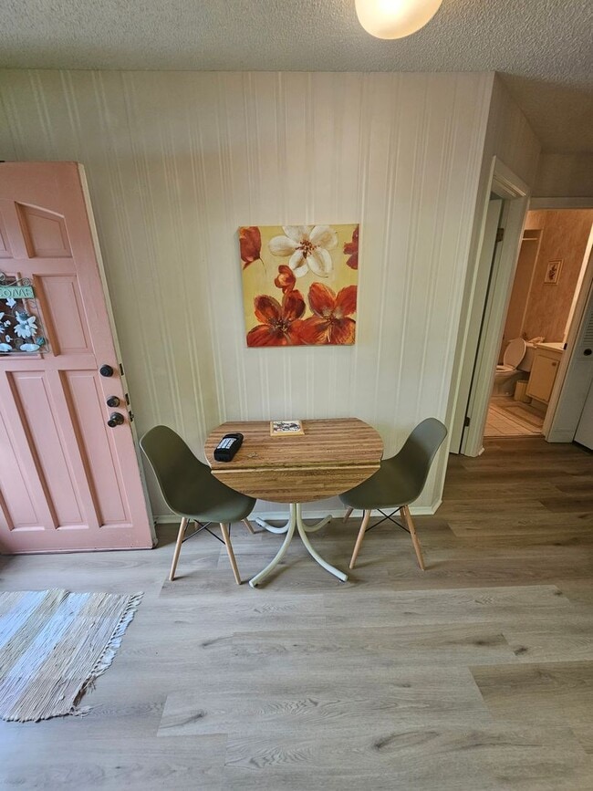 Building Photo - Fully Furnished 55+ Condo in Winter Haven