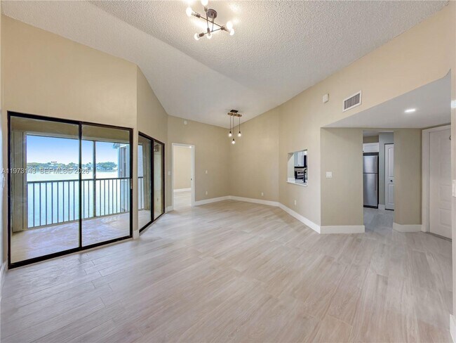 Building Photo - 929 Hamilton Dr