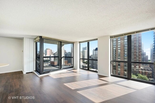 Building Photo - 1122 N Clark St