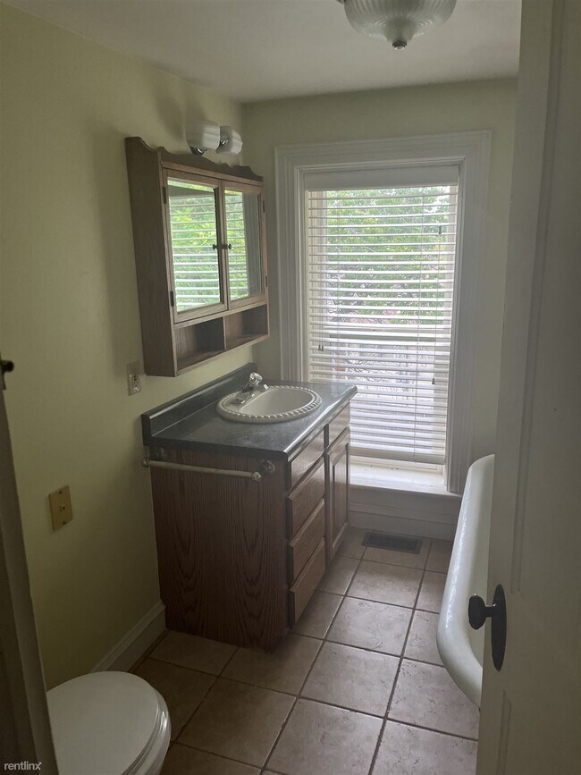 Foto del edificio - 3 br, 2 bath House - 341 West Main Street