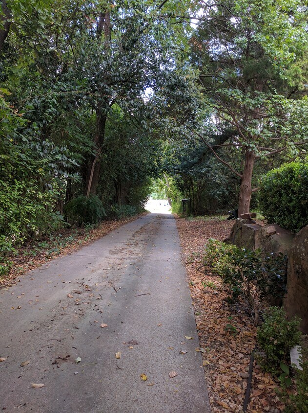 Primary Photo - 8118 Garland Rd