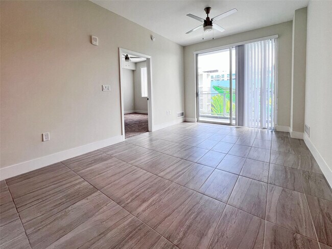 Building Photo - 120 N Compass Way