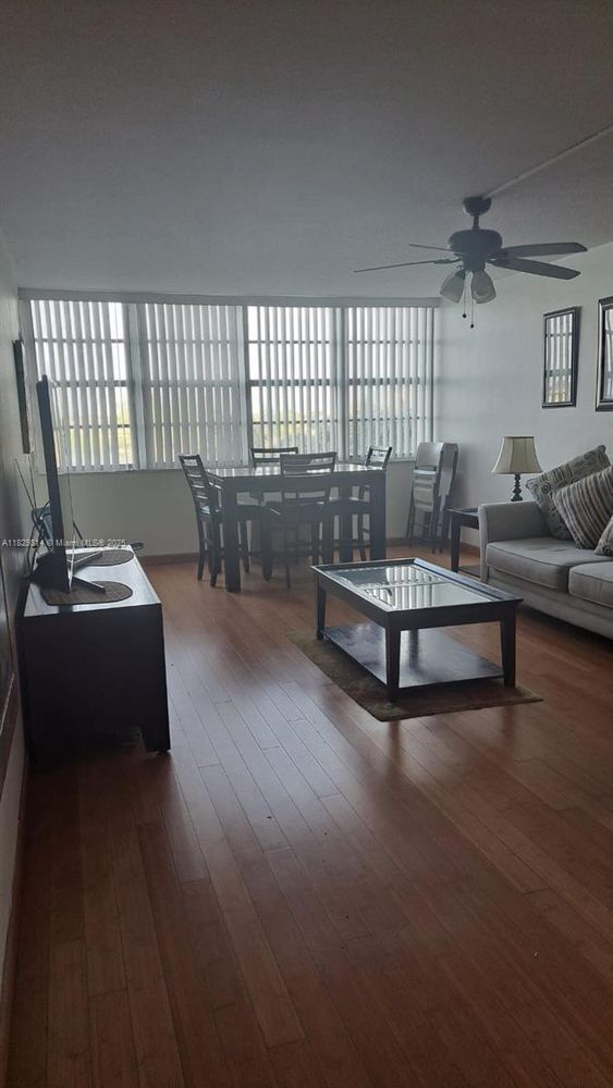 Foto del edificio - 1301 NE Miami Gardens Dr